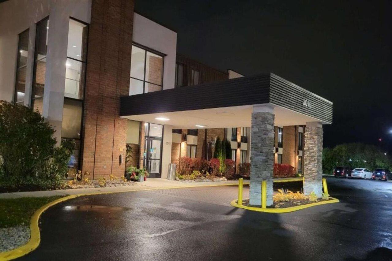 Western Chicago - Hotel 3*