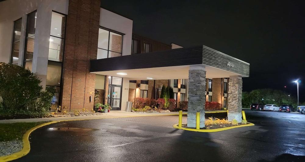 Western Chicago - Hotel Downers Grove
