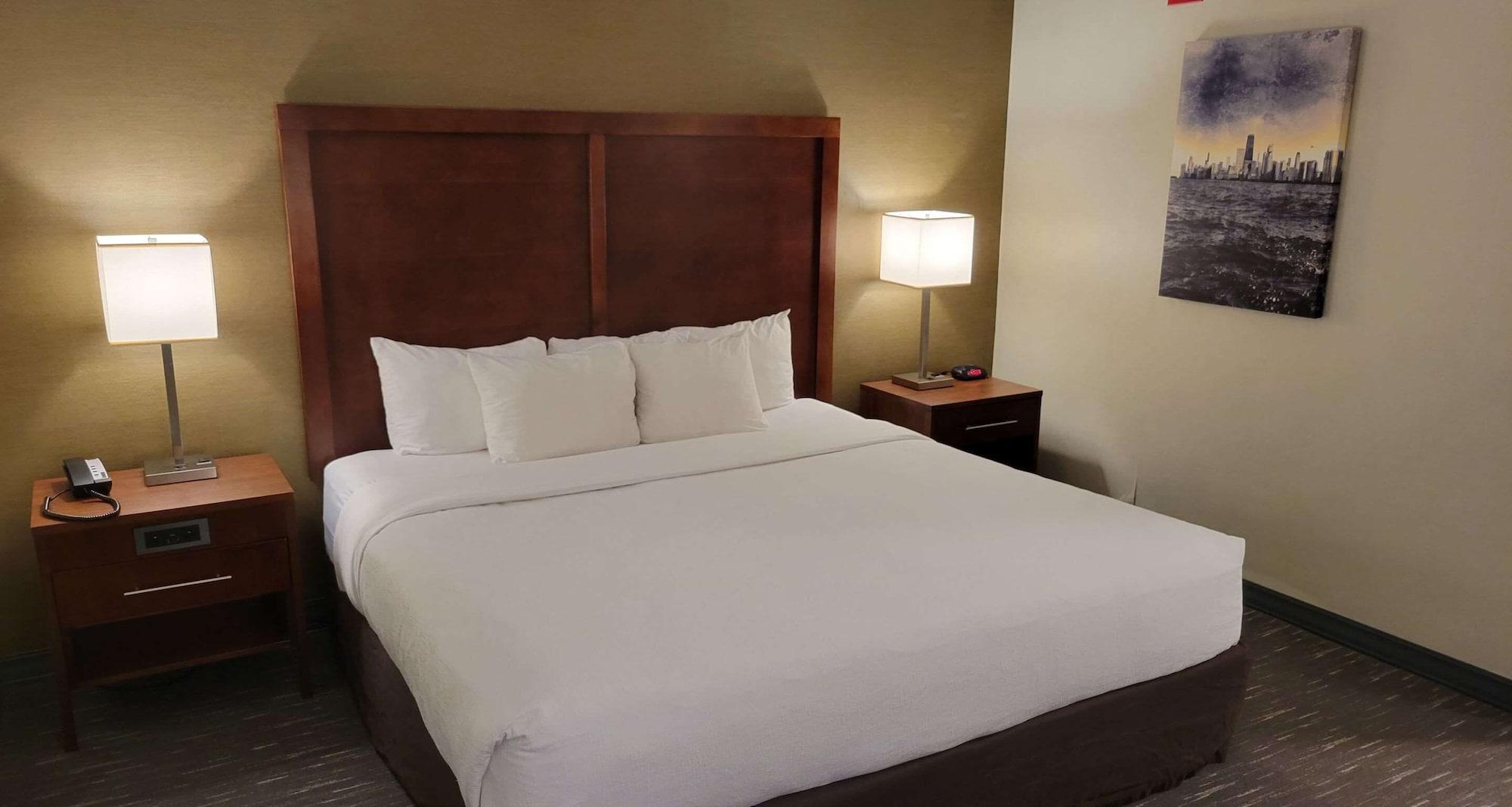 Western Chicago - Hotel