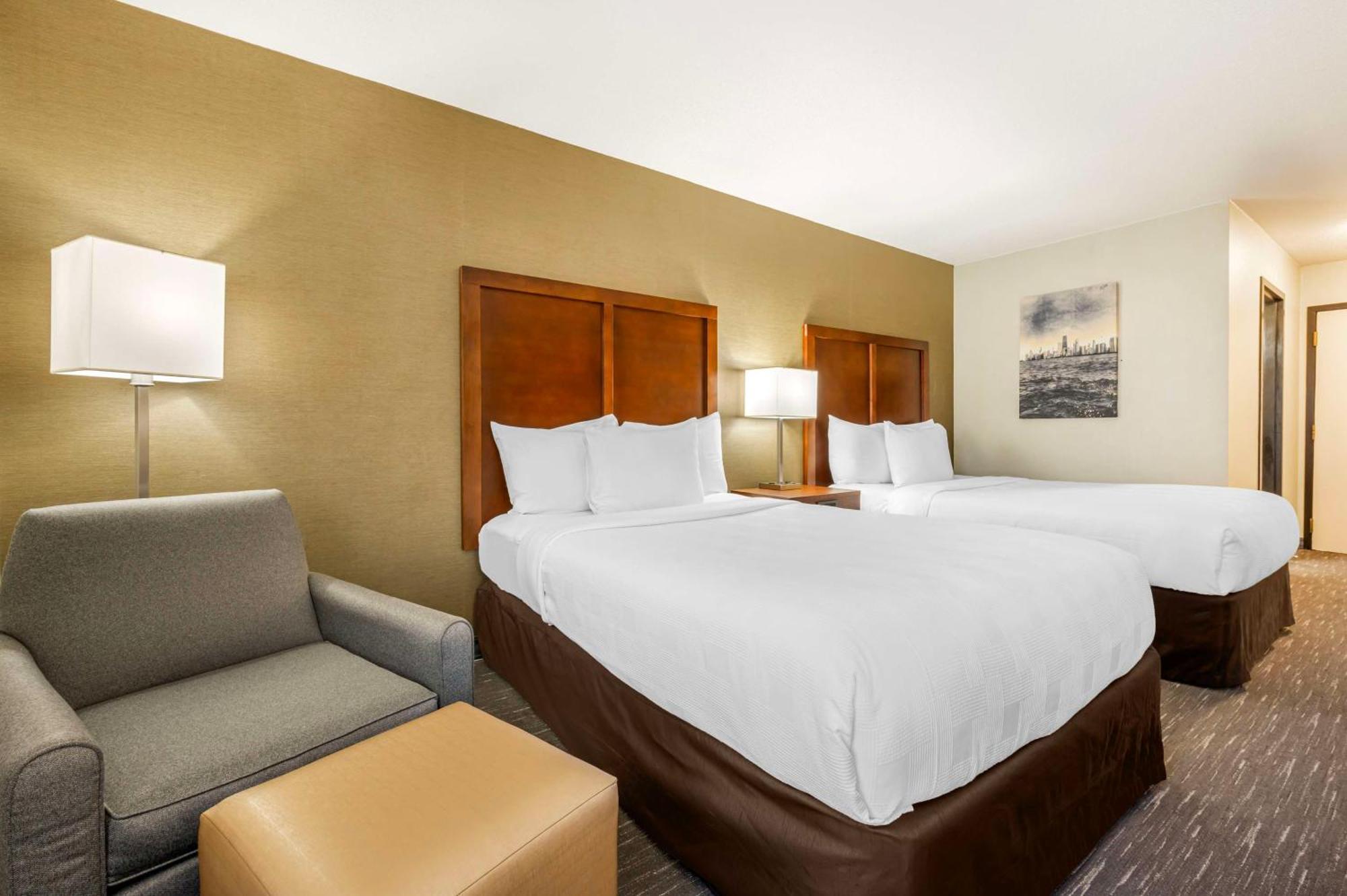Western Chicago - 3*