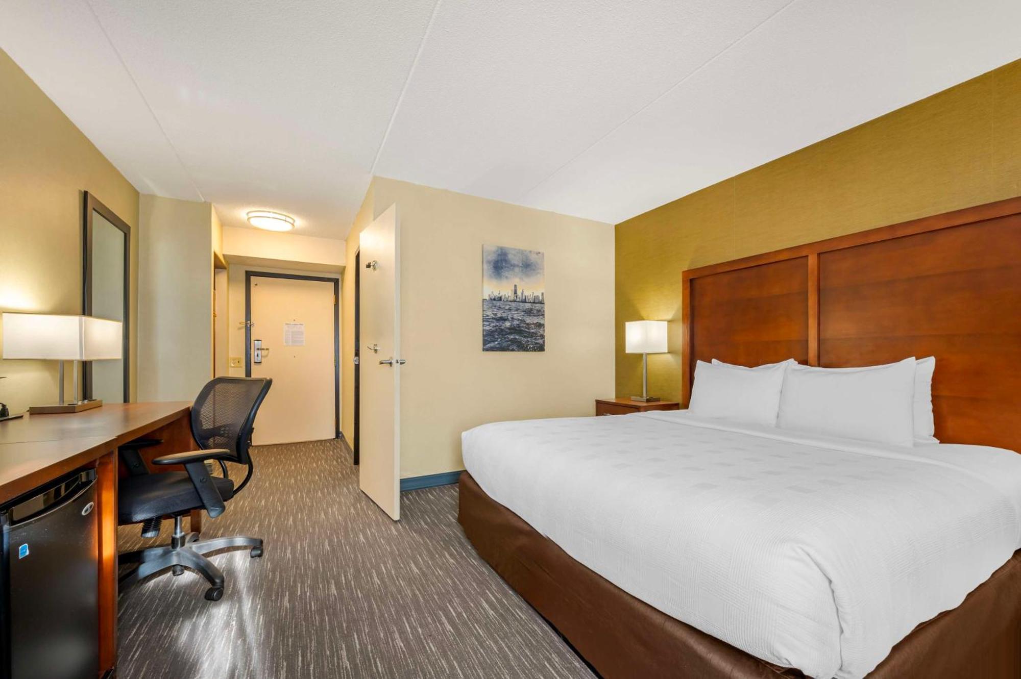 Western Chicago - Hotel