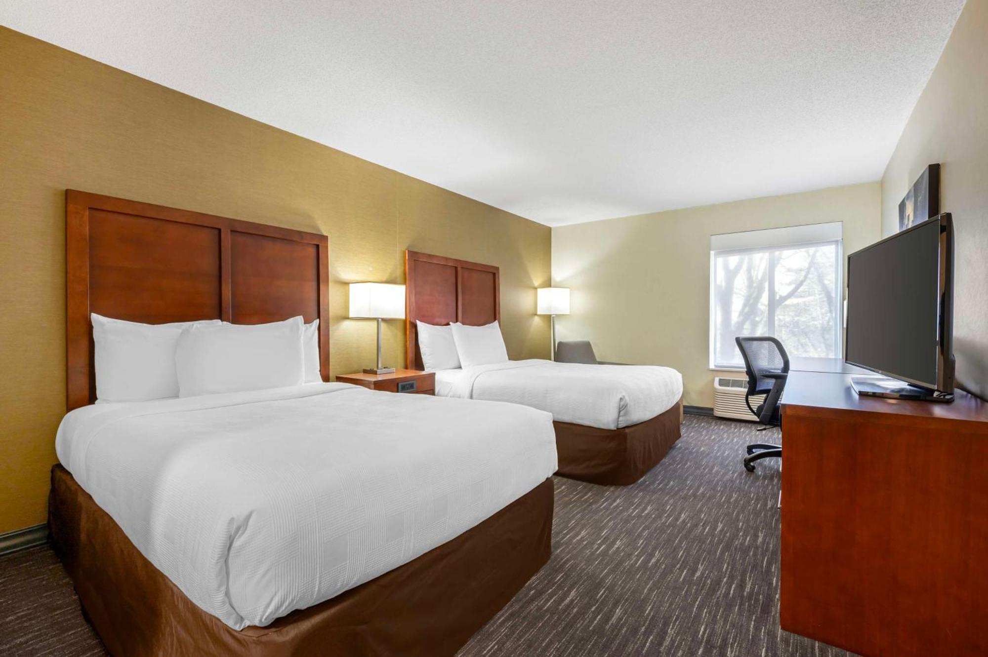 Western Chicago - 3* Downers Grove